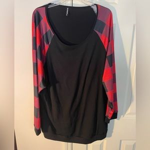 Allegrace Black blouse w/red & black checkered long sleeves. Size-24W